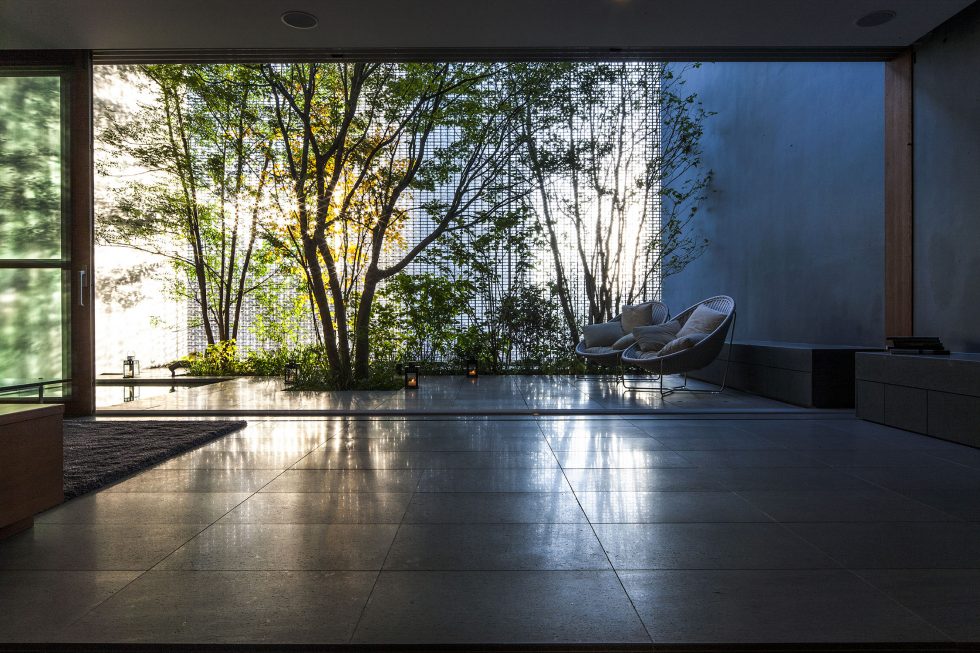 Optical Glass House Hiroshi Nakamura & NAP