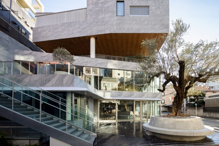 © Kawasumi・Kobayashi Kenji Photograph Office