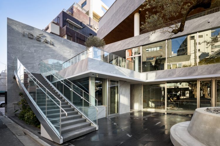 © Kawasumi・Kobayashi Kenji Photograph Office