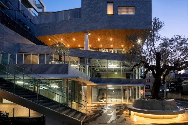 © Kawasumi・Kobayashi Kenji Photograph Office